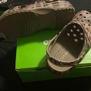 Cameo crocs